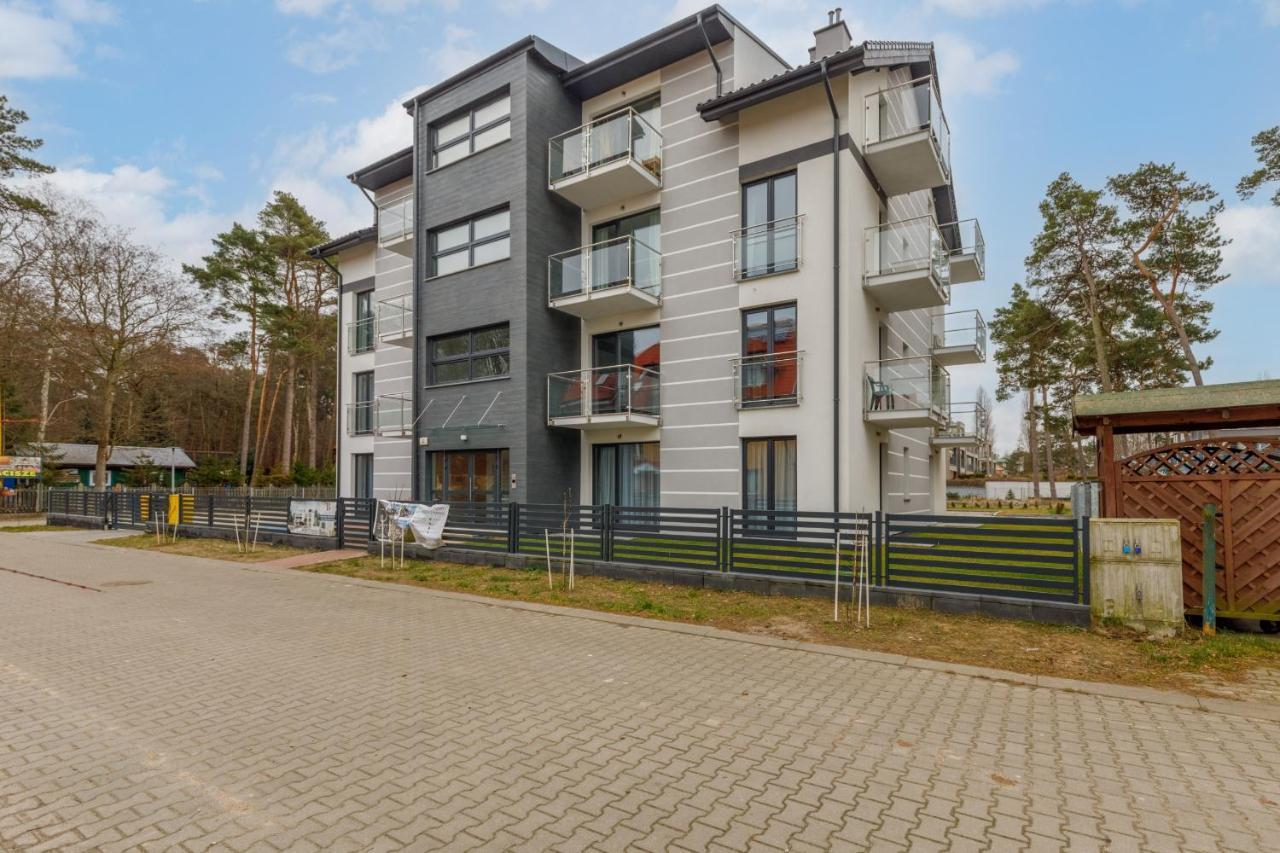 Apartment With Parking 500 M From The Sea By Noclegi Renters Miedzywodzie Ngoại thất bức ảnh