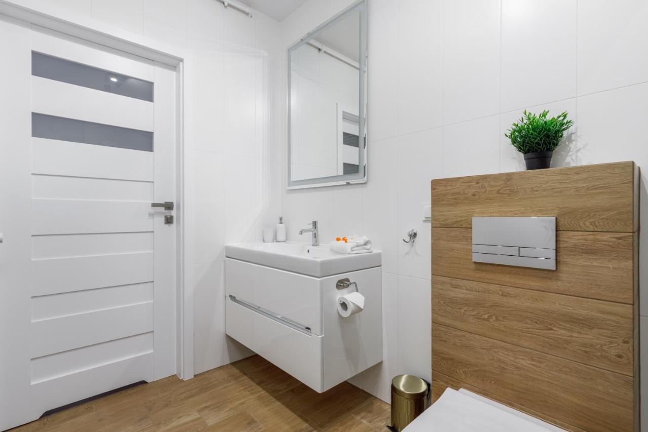 Apartment With Parking 500 M From The Sea By Noclegi Renters Miedzywodzie Ngoại thất bức ảnh